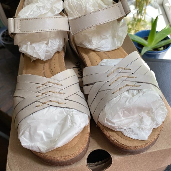 Clarks Sandals W9 | Roseville Cove | White Leather - Picture 4 of 9